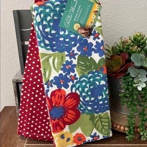 Pioneer Woman 2pc dazzling Dahlia towels